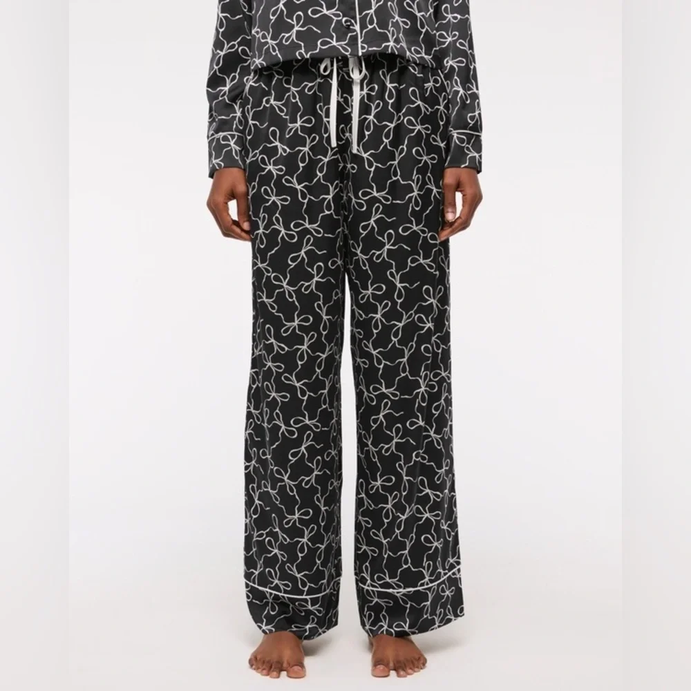 Abercrombie & Fitch Bow Satin Sleep Pants - Size XL